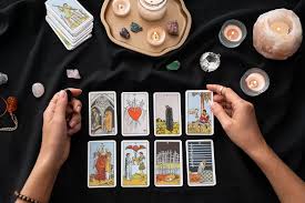 Tarot Keuangan untuk Menghadapi Kondisi Ekonomi Tidak Stabil